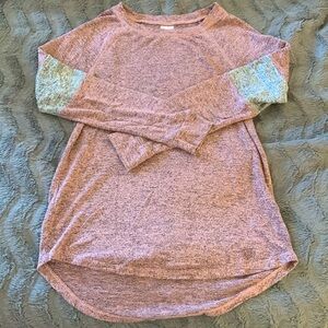 Soft pink long sleeve shirt S